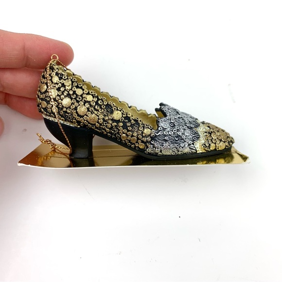 MMA French Sequined Shoe Ornament Roger Vivier for Dior hand painted - Picture 3 of 9